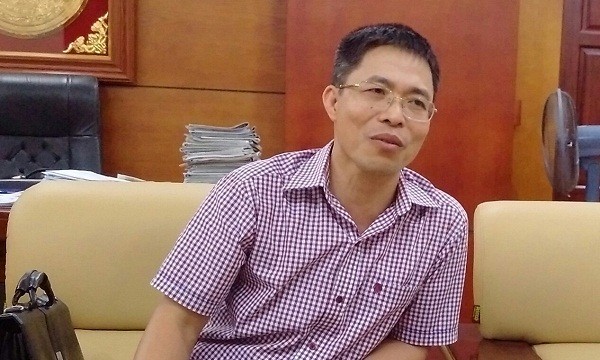 Ông Nguyễn Ngọc Sẫm, Chủ tịch UBND huyện Tứ Kỳ trao đổi sự việc với phóng viên Báo PLVN