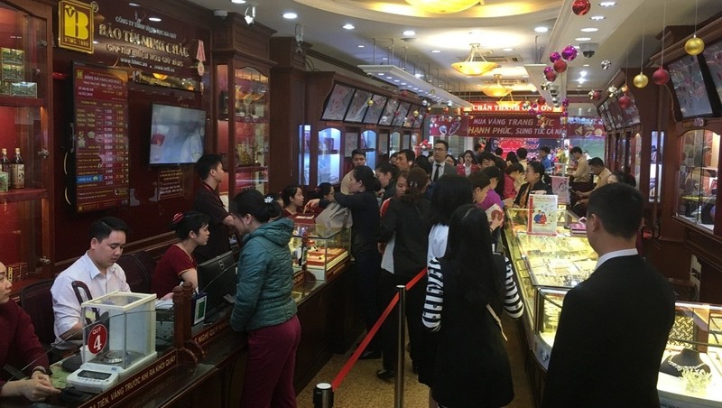 Lượng khách hàng tăng khoảng 20-30% so với ngày thường