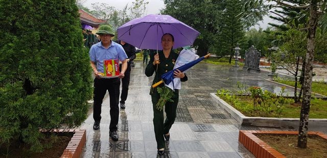 Giọt nước mắt tưởng nhớ đồng đội trên đỉnh Pò Hèn - 3 Giọt nước mắt tưởng nhớ đồng đội trên đỉnh Pò Hèn - 3