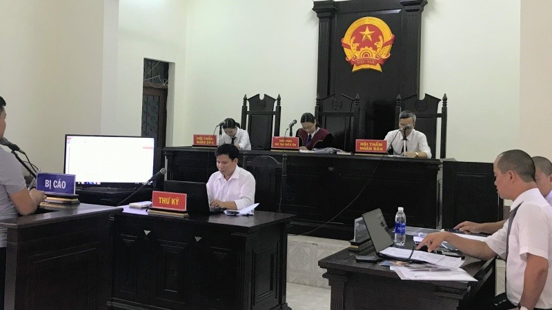Hội đồng xét xử TAND thị xã Phú Thọ ngày 16/8
