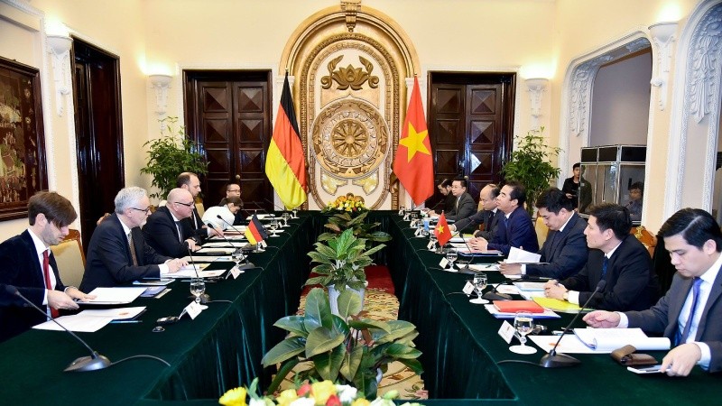 Thứ trưởng Bộ Ngoại giao Tô Anh Dũng và Quốc Vụ khanh Bộ Ngoại giao Đức Andreas Michaelis đã đồng chủ trì cuộc họp Nhóm điều hành chiến lược Việt Nam - Đức lần thứ 5. Ảnh BNG