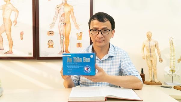 Bác sĩ Lữ Đoàn Hoạt Mười cùng An thần đan – “khắc tinh” của chứng đau đầu, lo âu, mất ngủ.