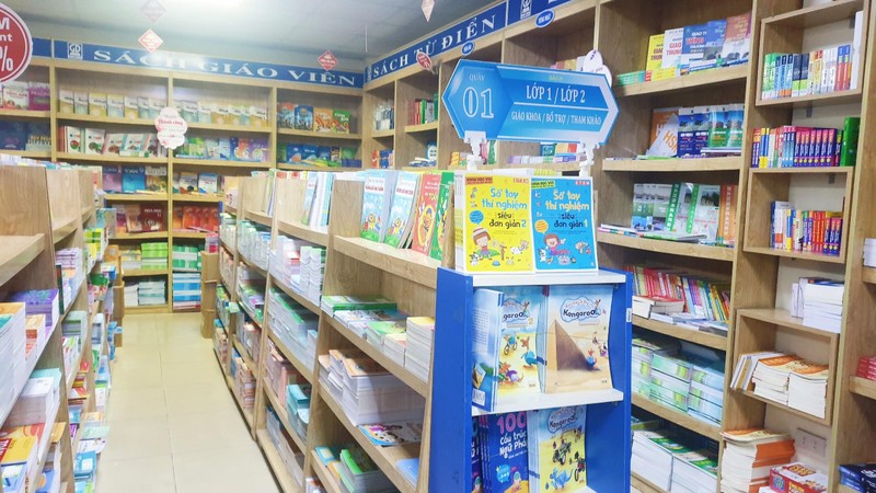 Hiện SGK chưa được bày bán trên thị trường do Sở GD&ĐT vừa rà soát thống kê số lượng báo cáo với NXB để chuẩn bị đủ sách cung ứng cho học sinh năm học tới.