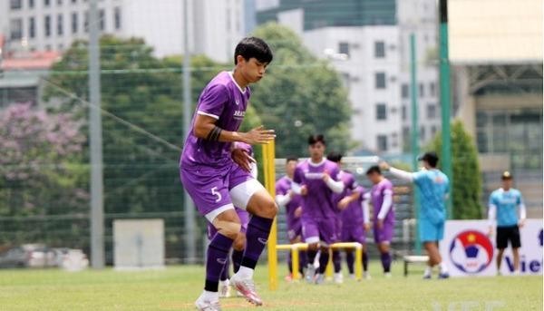 Việc trở lại tập luyện thi đấu của Văn Hậu mang lại cho thầy Park thêm nhiều lựa chọn.