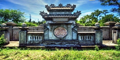 Lăng mộ thờ Trương Đăng Quế.
