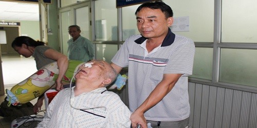 Nam giới làm “osin” bệnh viện cũng chưa chắc đã an toàn. (Ảnh minh họa).