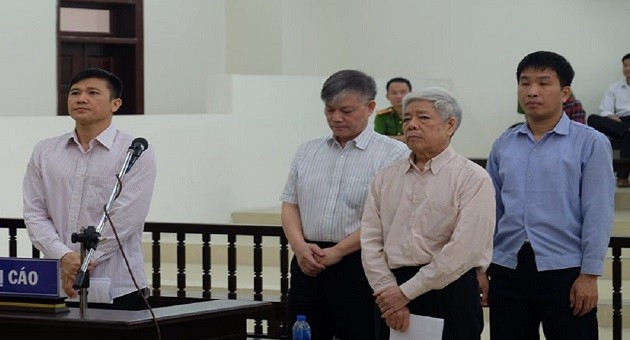 Các bị cáo tại tòa.