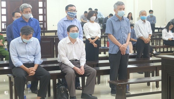 Các bị cáo tại tòa.