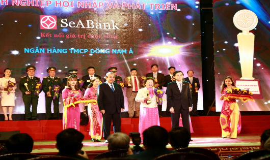 SeABank được vinh danh “Doanh nghiệp hội nhập và phát triển năm 2016”