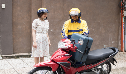 Mỗi ngày, rất nhiều tài xế công nghệ vẫn đang làm nhiều hơn vai trò của một người đưa đón