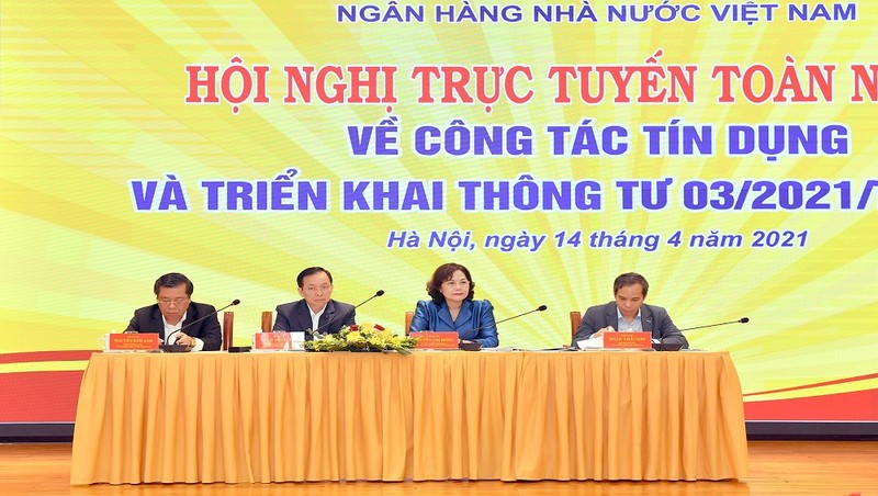 Thống đốc NHNN Nguyễn Thị Hồng chủ trì Hội nghị.