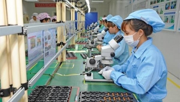 Đẩy nhanh quá trình chuyển đổi số để tăng năng suất lao động.