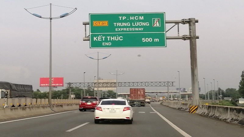 Thu phí sử dụng đường bộ cao tốc do nhà nước đầu tư: Có hài hòa lợi ích?
