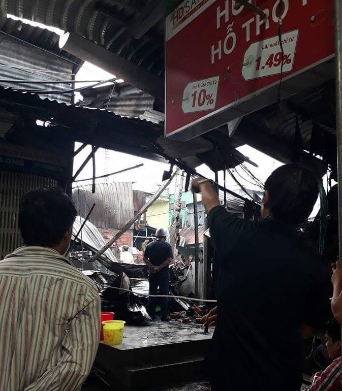 Cháy chợ, 2 vợ chồng tử vong, 5 căn nhà bị thiêu rụi ảnh 2