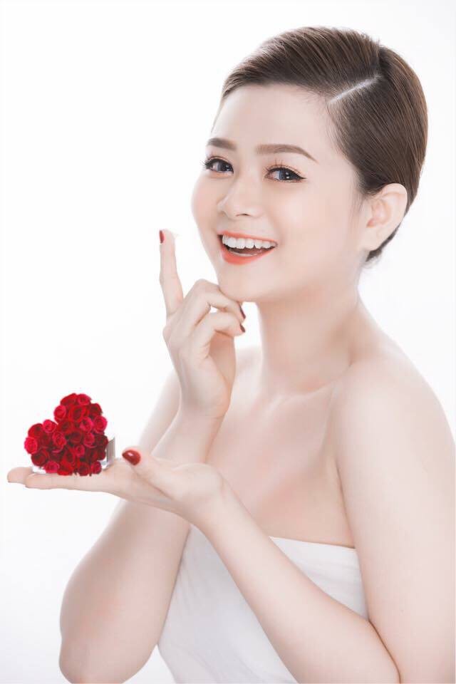 Hiện cô đang sống và làm việc tại TP.HCM.