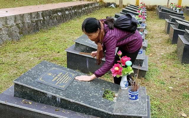 Ngày về xúc động của “cô học sinh” duy nhất sống sót ở hang Ngườm Hẩu 1979 - 10 Ngày về xúc động của “cô học sinh” duy nhất sống sót ở hang Ngườm Hẩu 1979 - 10