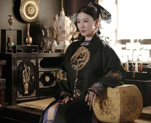 Đường tình éo le của Nhàn Phi Xa Thi Mạn - 1 Đường tình éo le của Nhàn Phi Xa Thi Mạn - 1