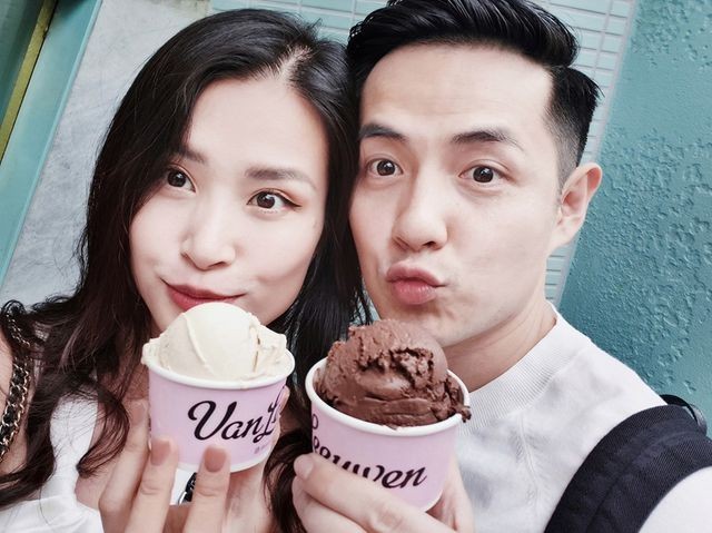 Đông Nhi hạnh phúc khoe nhẫn cầu hôn của Ông Cao Thắng - 3 Đông Nhi hạnh phúc khoe nhẫn cầu hôn của Ông Cao Thắng - 3