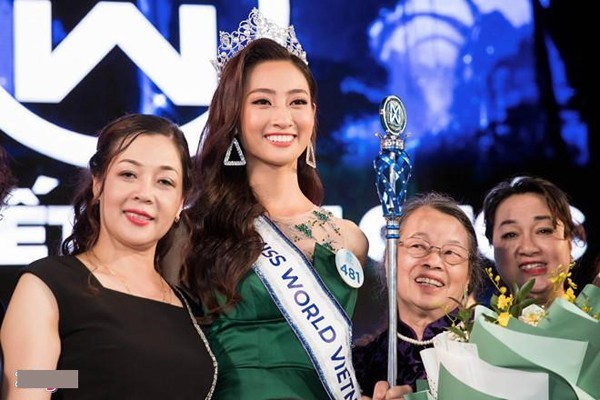 Gia đình mẫu mực, bố mẹ thành đạt của tân Hoa hậu Thế giới Việt Nam Lương Mỹ Linh - Ảnh 3. Gia đình mẫu mực, bố mẹ thành đạt của tân Hoa hậu Thế giới Việt Nam Lương Mỹ Linh - Ảnh 3.