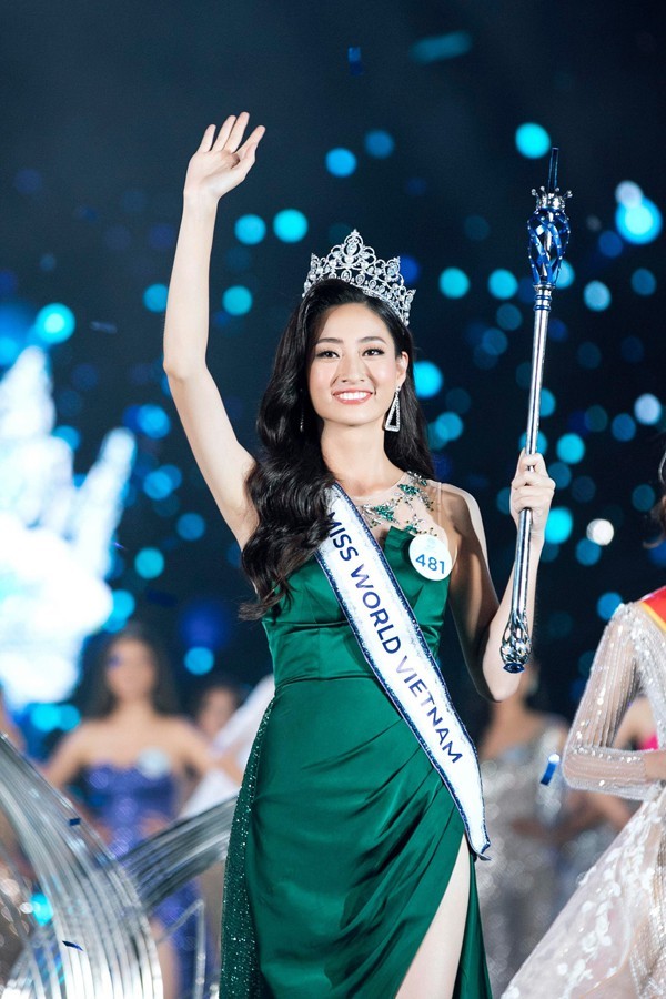 Gia đình mẫu mực, bố mẹ thành đạt của tân Hoa hậu Thế giới Việt Nam Lương Mỹ Linh - Ảnh 1. Gia đình mẫu mực, bố mẹ thành đạt của tân Hoa hậu Thế giới Việt Nam Lương Mỹ Linh - Ảnh 1.