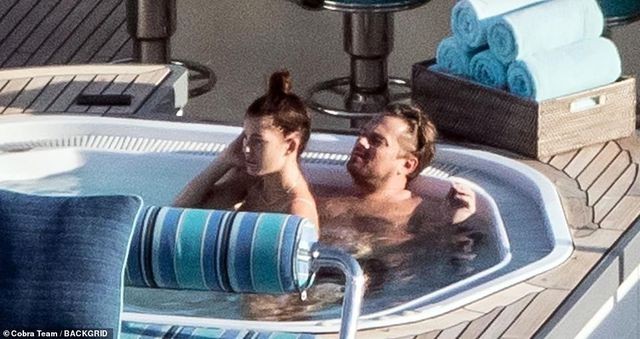 Leonardo DiCaprio đưa bồ 9X đi nghỉ mát - 10 Leonardo DiCaprio đưa bồ 9X đi nghỉ mát - 10