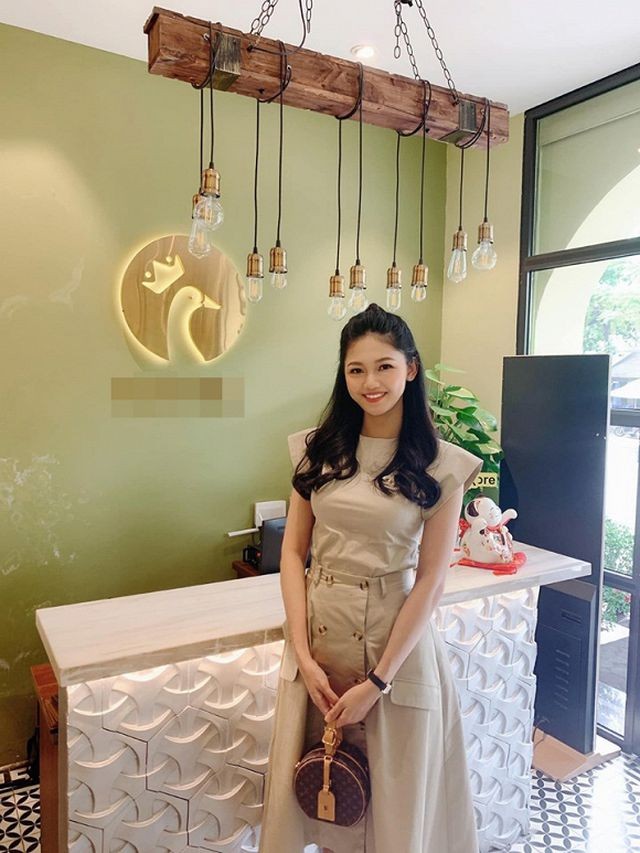 Cuộc sống Á hậu Thanh Tú thay đổi thế nào kể từ sau khi kết hôn với đại gia? - 8 Cuộc sống Á hậu Thanh Tú thay đổi thế nào kể từ sau khi kết hôn với đại gia? - 8