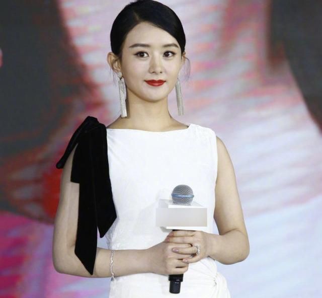 Triệu Lệ Dĩnh đẹp xuất sắc giữa tin đồn chồng “ngoại tình” - 4 Triệu Lệ Dĩnh đẹp xuất sắc giữa tin đồn chồng “ngoại tình” - 4