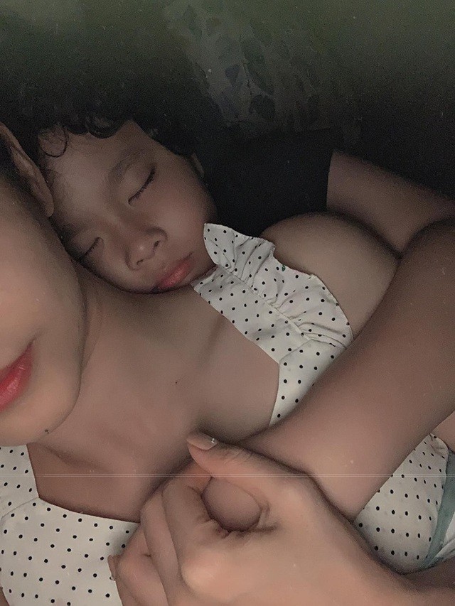 Trương Quỳnh Anh ngậm ngùi: “Muốn khép lại mọi chuyện không vui trong hôn nhân” - 2 Trương Quỳnh Anh ngậm ngùi: “Muốn khép lại mọi chuyện không vui trong hôn nhân” - 2