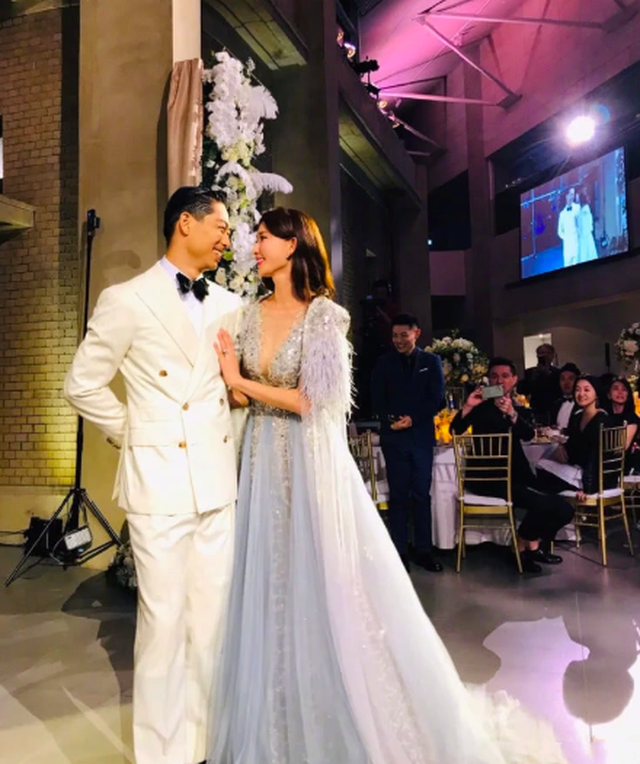 Siêu mẫu Lâm Chí Linh hé lộ chuyện tình lãng mạn với “chồng trẻ” kém 8 tuổi - 2 Siêu mẫu Lâm Chí Linh hé lộ chuyện tình lãng mạn với “chồng trẻ” kém 8 tuổi - 2