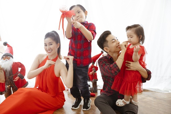 2 bé yêu nhà Khánh Thi - Phan Hiển khiến fan thích mê vì quá dễ thương - Ảnh 8. 2 bé yêu nhà Khánh Thi - Phan Hiển khiến fan thích mê vì quá dễ thương - Ảnh 8.