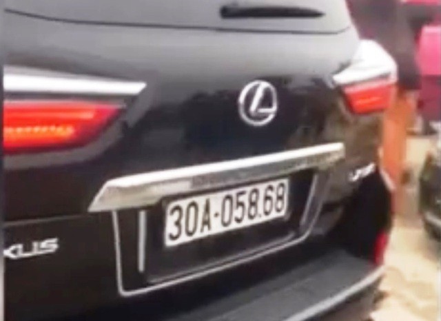 Xác minh xe sang Lexus đầu đeo biển xanh, đuôi đeo biển trắng - 2 Xác minh xe sang Lexus đầu đeo biển xanh, đuôi đeo biển trắng - 2