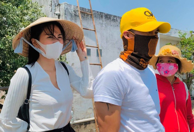 Thủy Tiên: Người ta nói tôi lừa tiền, dùng tiền để làm màu, đánh bóng tên tuổi - Ảnh 1. Thủy Tiên: Người ta nói tôi lừa tiền, dùng tiền để làm màu, đánh bóng tên tuổi - Ảnh 1.
