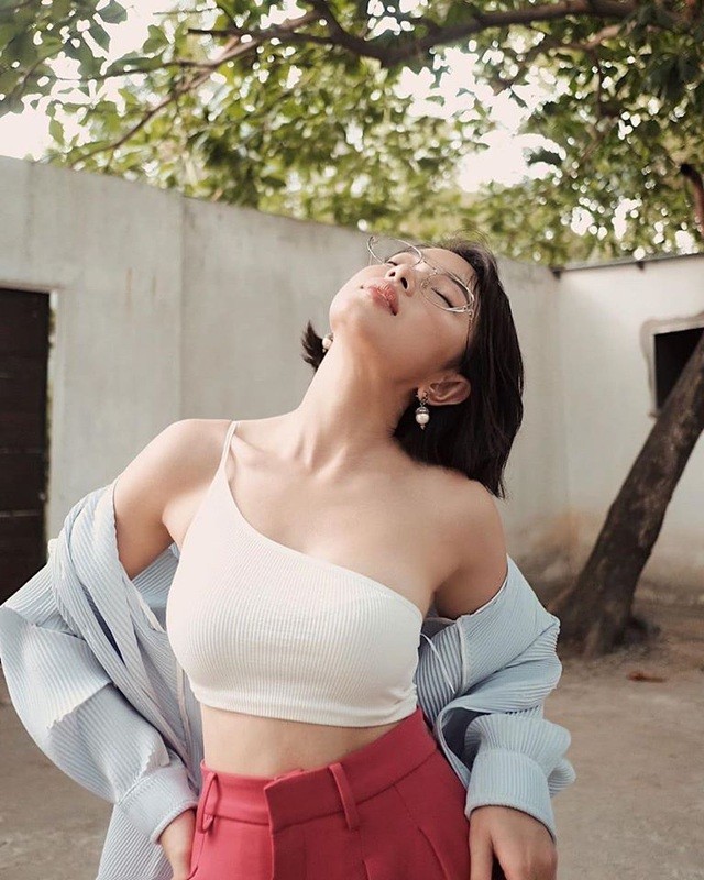 Đọ nhan sắc “ái nữ hàng hiệu” Tiên Nguyễn và hot girl Châu Bùi hậu cách ly - 19 Đọ nhan sắc “ái nữ hàng hiệu” Tiên Nguyễn và hot girl Châu Bùi hậu cách ly - 19