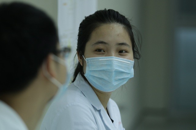 Niềm vui bình dị ngày trở về của các chiến binh trên tuyến đầu chống dịch - 1 Niềm vui bình dị ngày trở về của các chiến binh trên tuyến đầu chống dịch - 1