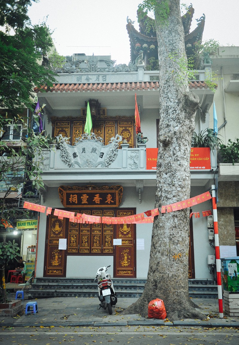 Nhiều di tích lịch sử Hà Nội được trang trí cờ hoa, chọn làm điểm bỏ phiếu - Ảnh 10. Nhiều di tích lịch sử Hà Nội được trang trí cờ hoa, chọn làm điểm bỏ phiếu - Ảnh 10.