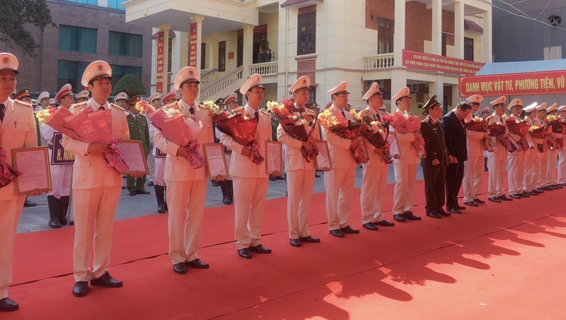 Lễ điều động Công an chính quy