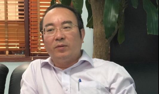 Ông Châu Thành Hưng phó chủ tịch UBND huyện Vân Đồn ký phê duyệt kết quả trúng đấu giá sai thẩm quyền (Ảnh: dantri.com.vn)
