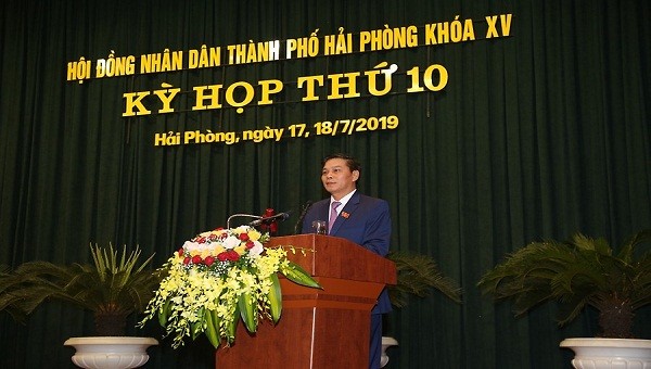 Chủ tịch UBND TP Hải Phòng Nguyễn Văn Tùng trả lời chất vấn tại kỳ họp
