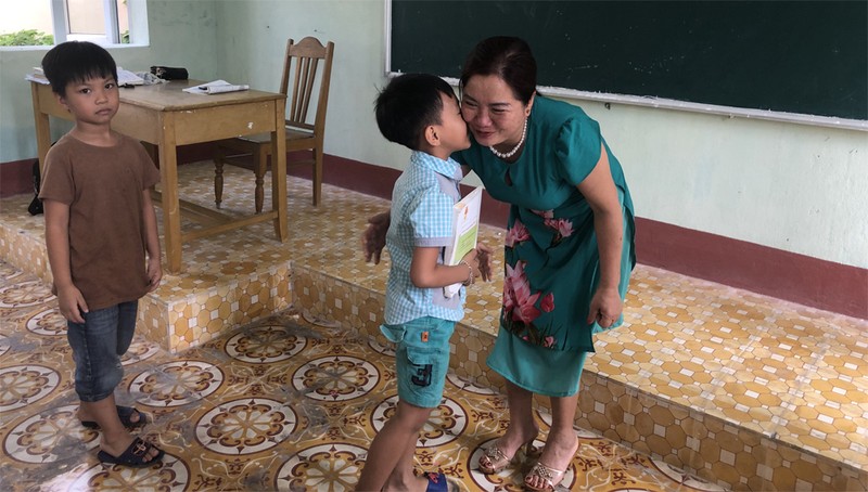 Ấm lòng chuyện cô giáo 23 năm 'bám' đảo Bạch Long Vỹ
