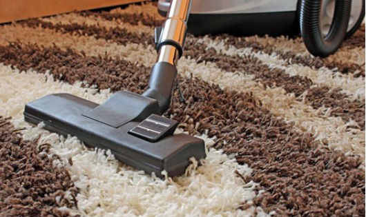 Mẹo làm sạch thảm trải sàn nhanh chóng