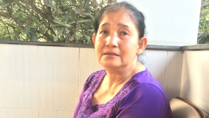 Bà Ngọc Anh mắt đỏ hoe kể lại câu chuyện bị đối xử bất công