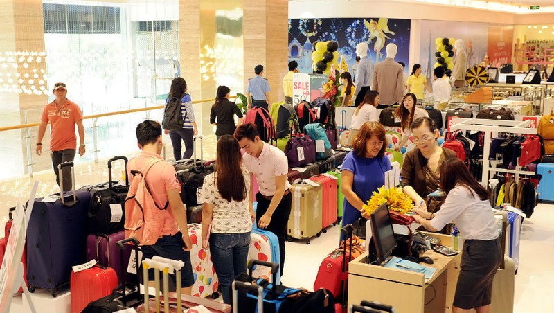Hiện nay, TP HCM đã là trung tâm mua sắm, thương mại của cả nước.