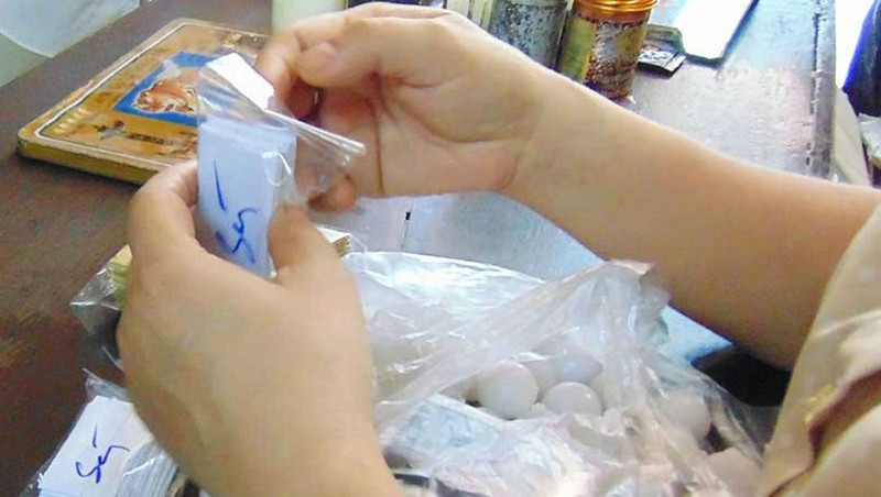 Lực lượng chức năng phát hiện nhiều cơ sở trộn tân dược vào thuốc YHCT