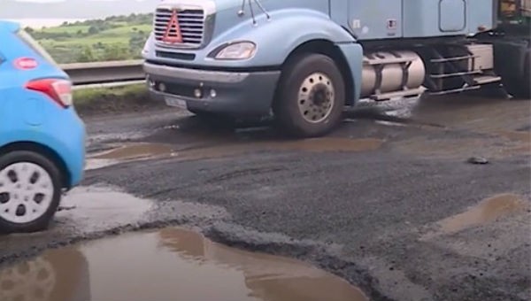 Quốc lộ 1 qua Phú Yên bị hư hỏng nặng