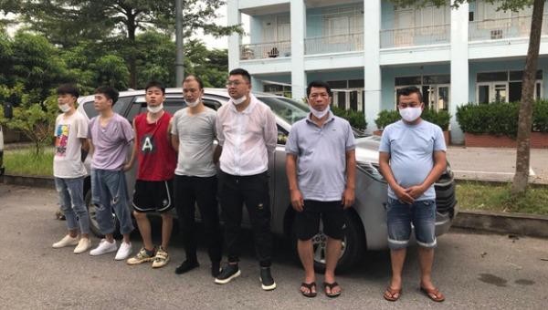 Nhóm người Trung Quốc nhập cảnh trái phép cùng tài xế và phụ xe bị bắt giữ.