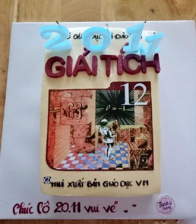 Cười ngất với loạt bánh kem mừng ngày 20/11 'muôn hình vạn trạng' của học trò - 1