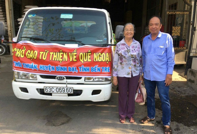 Chủ DNTN - Nhà máy xay xát gạo Đồng Tâm III chuẩn bị chuyến từ thiện