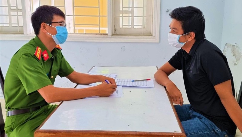 Đối tượng Nguyễn Anh Tùng tại Cơ quan điều tra.