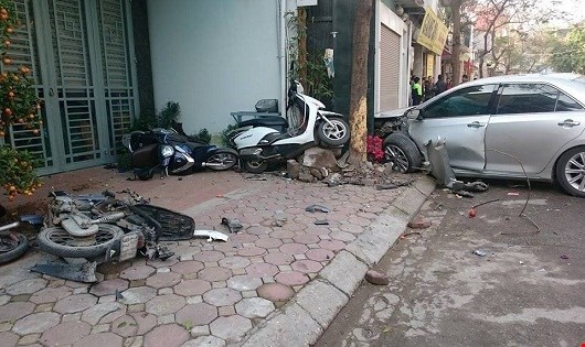 Mỗi ngày Việt Nam có 30 gia đình mất người thân, 200 gia đình chịu những tổn thất về vật chất và tinh thần do tai nạn giao thông để lại.