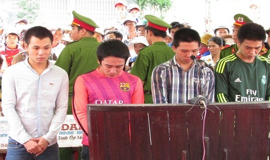 Các bị cáo tại tòa.
